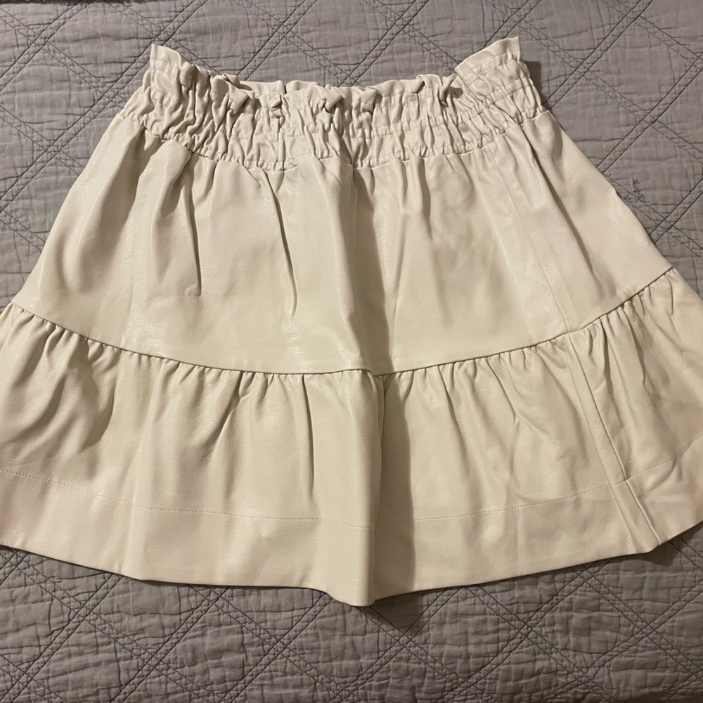 Somerset Mini Skirt :Faux Leather Edition - Picture 3 of 6